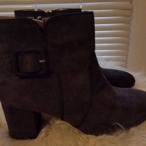 White Mountain Calisi Grey Suede Ankle Boot